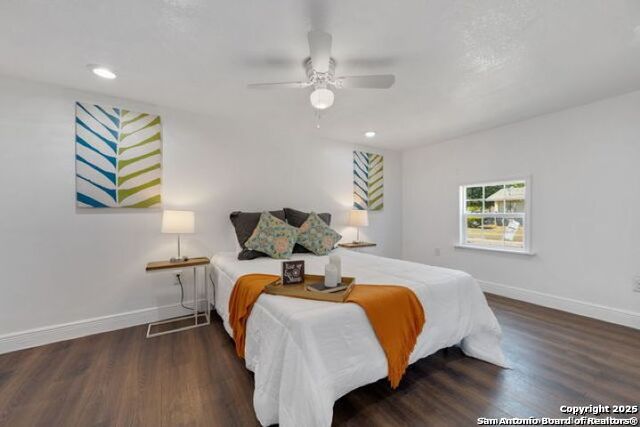 Listing photo id 14 for 2802 Irwin  