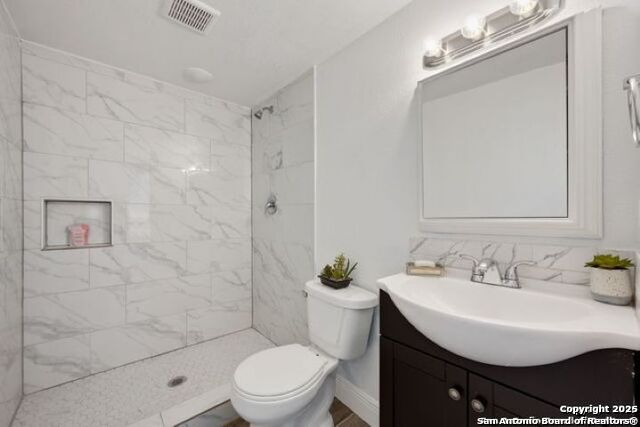 Listing photo id 16 for 2802 Irwin  