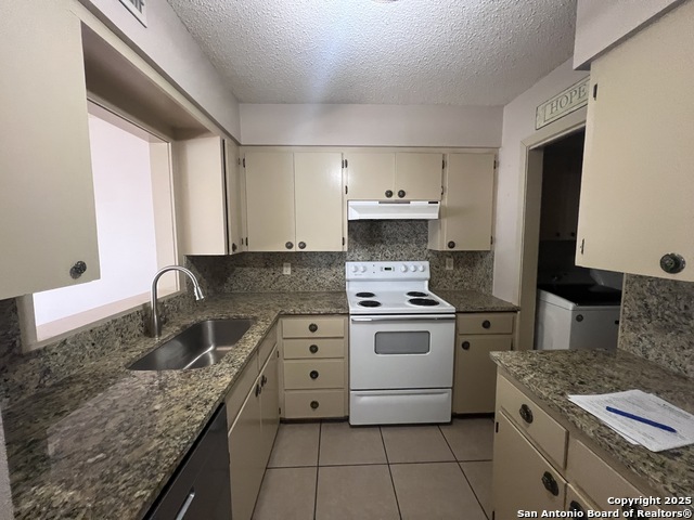 Image 3 of 16 For 960 Canyon Drive