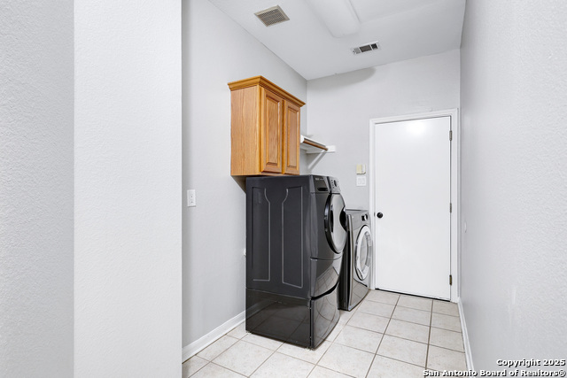 Image 17 of 37 For 19510 Battle Oak