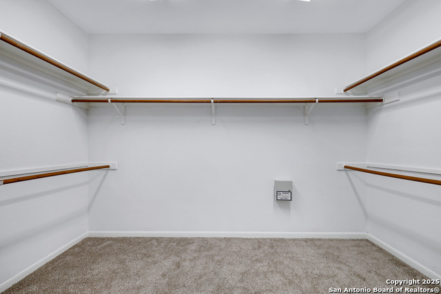 Image 25 of 37 For 19510 Battle Oak