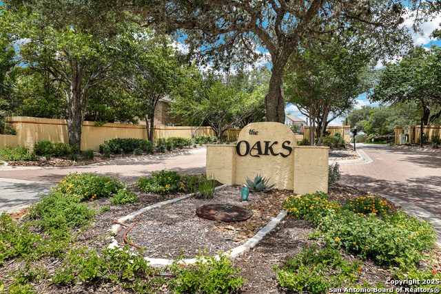 Image 31 of 37 For 19510 Battle Oak