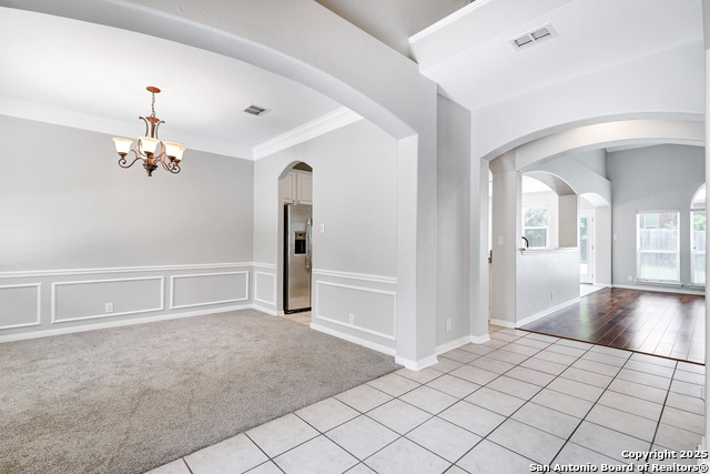 Image 4 of 37 For 19510 Battle Oak