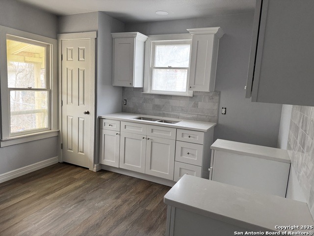 Image 4 of 6 For 1323 Chalmers