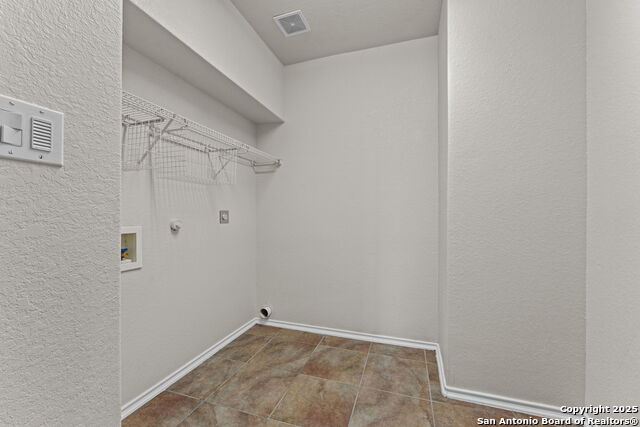 Image 36 of 40 For 338 Perch Mdw