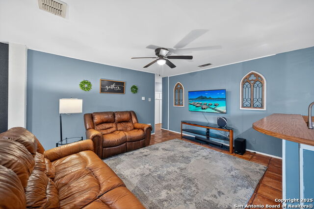 Image 5 of 21 For 4247 Bayliss