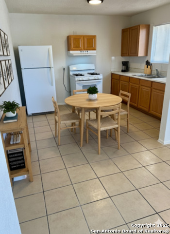 Image 2 of 12 For 144 Villaret Blvd W 156