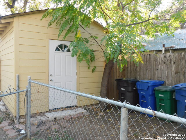 Image 19 of 20 For 503 Mitchell E 101