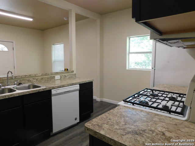 Image 9 of 20 For 503 Mitchell E 101