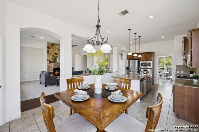 Image 23 of 50 For 13826 Palatine Hill