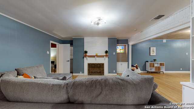 Image 14 of 37 For 146 Teakwood