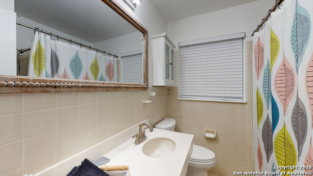 Image 31 of 37 For 146 Teakwood