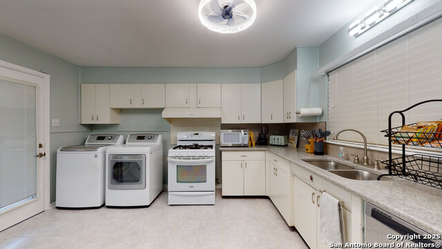 Image 32 of 37 For 146 Teakwood