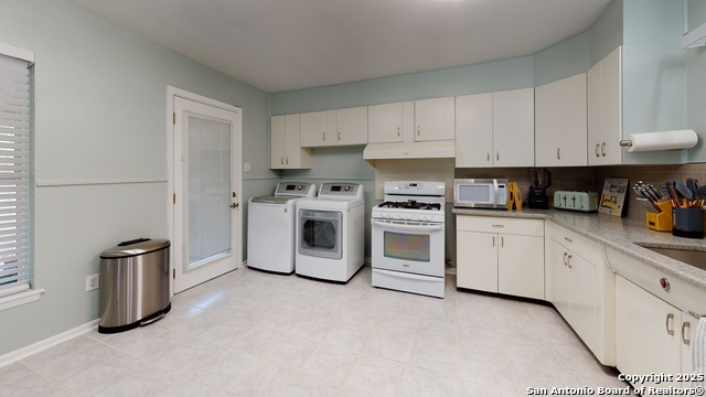 Image 34 of 37 For 146 Teakwood