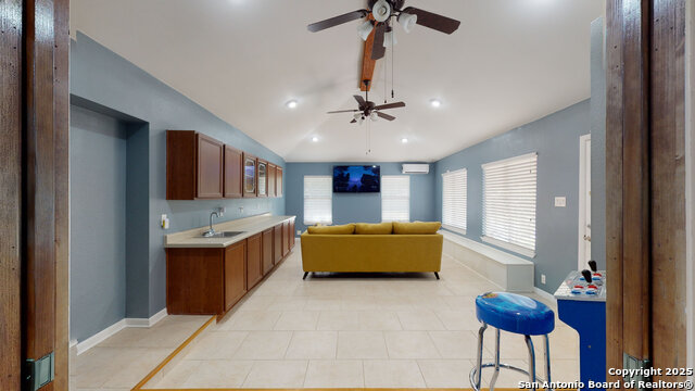 Image 4 of 37 For 146 Teakwood