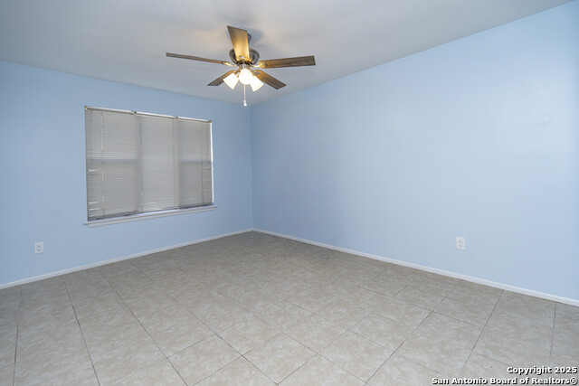 Image 17 of 26 For 8419 Echo Creek