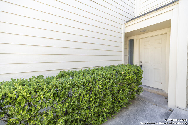 Image 2 of 26 For 8419 Echo Creek