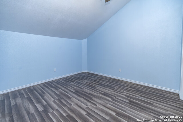 Image 20 of 26 For 8419 Echo Creek