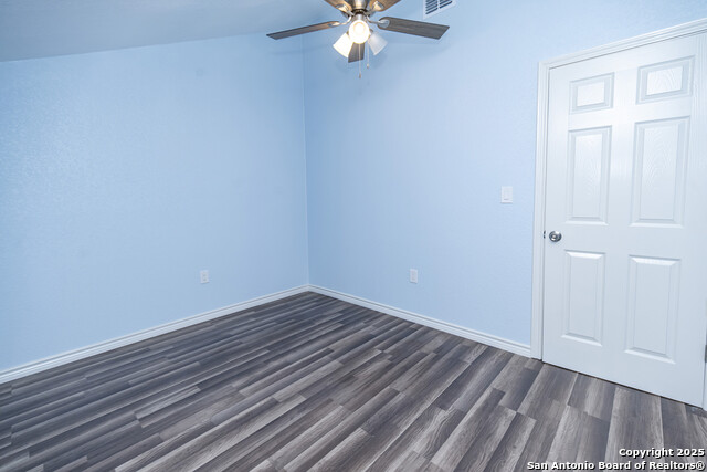 Image 21 of 26 For 8419 Echo Creek