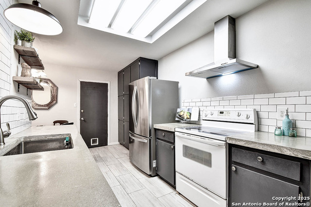 Image 10 of 26 For 937 Sundance