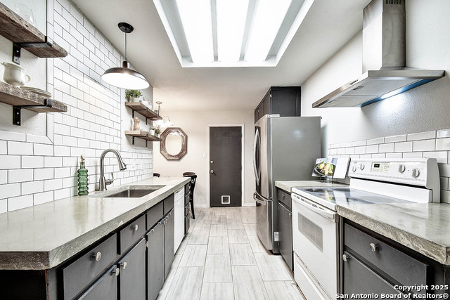 Image 11 of 26 For 937 Sundance