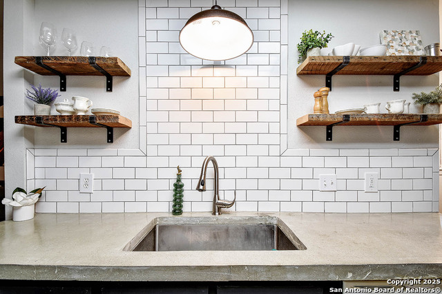 Image 13 of 26 For 937 Sundance