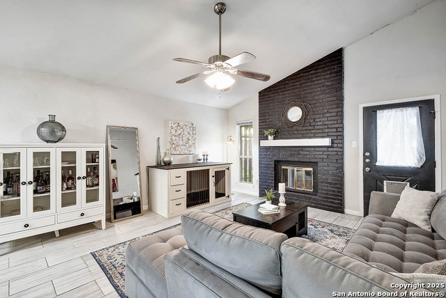 Image 4 of 26 For 937 Sundance