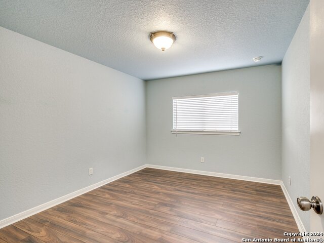 Image 18 of 26 For 143 Dusty Corral