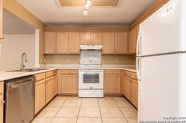 Image 11 of 33 For 10022 Sandbrook Hill