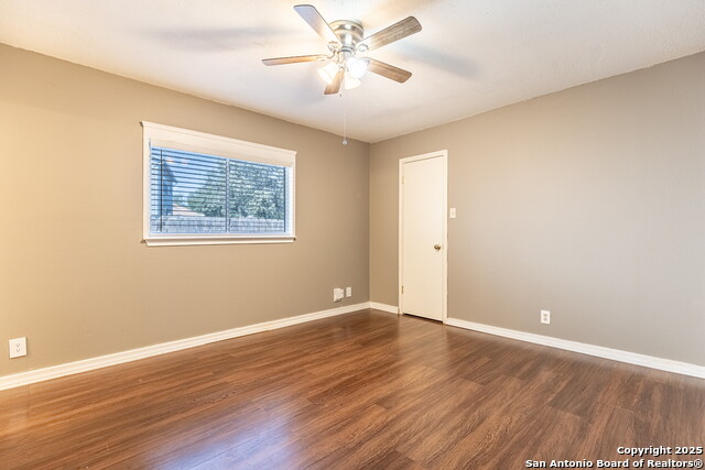 Image 14 of 33 For 10022 Sandbrook Hill