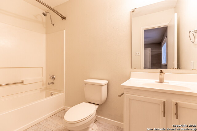 Image 17 of 33 For 10022 Sandbrook Hill