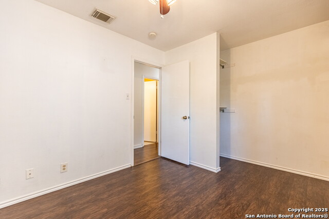 Image 19 of 33 For 10022 Sandbrook Hill