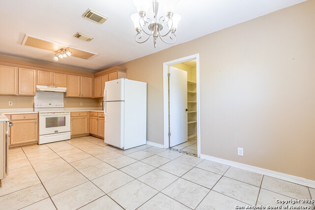 Image 9 of 33 For 10022 Sandbrook Hill