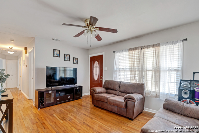 Image 4 of 16 For 207 Michael