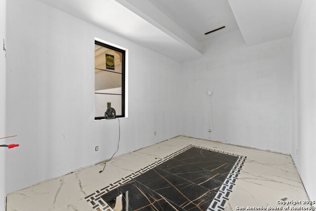 Image 17 of 42 For 5782 Copper Vly