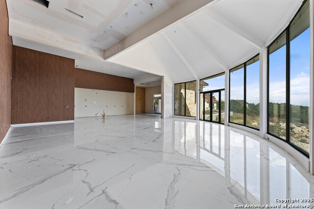 Image 19 of 42 For 5782 Copper Vly