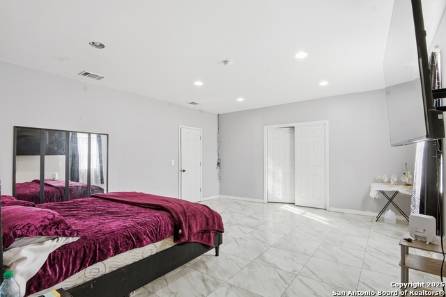 Image 11 of 26 For 411 Daniel W