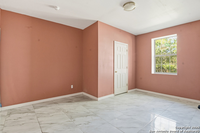 Image 12 of 26 For 411 Daniel W