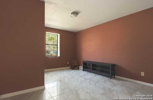 Image 13 of 26 For 411 Daniel W