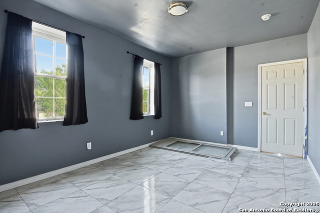 Image 16 of 26 For 411 Daniel W