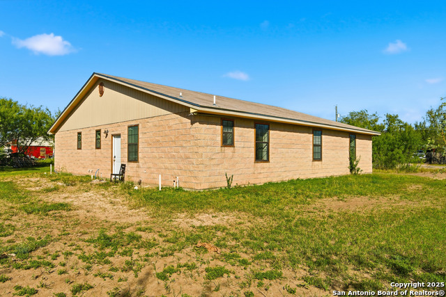 Image 22 of 26 For 411 Daniel W