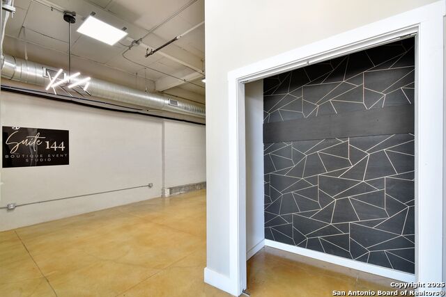 Image 2 of 25 For 3363 Commerce  Unit 144