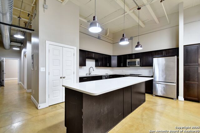 Image 22 of 25 For 3363 Commerce  Unit 144