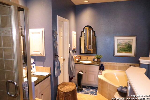 Image 10 of 38 For 2427 Redland Point