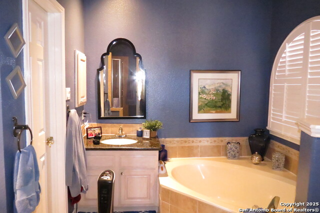 Image 12 of 38 For 2427 Redland Point