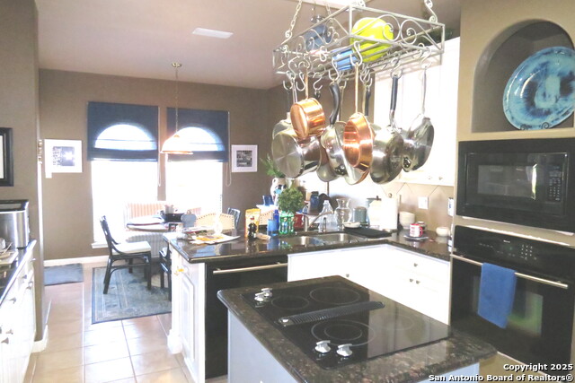 Image 20 of 38 For 2427 Redland Point