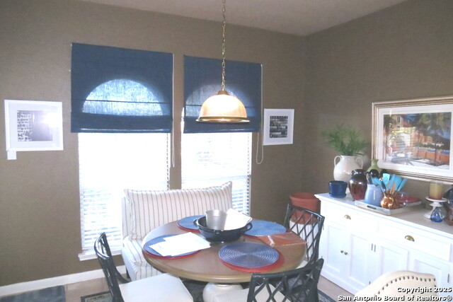 Image 22 of 38 For 2427 Redland Point