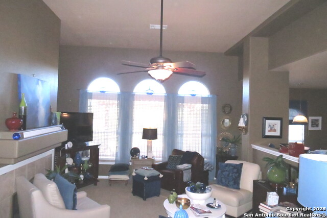 Image 27 of 38 For 2427 Redland Point