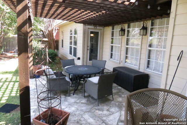 Image 32 of 38 For 2427 Redland Point