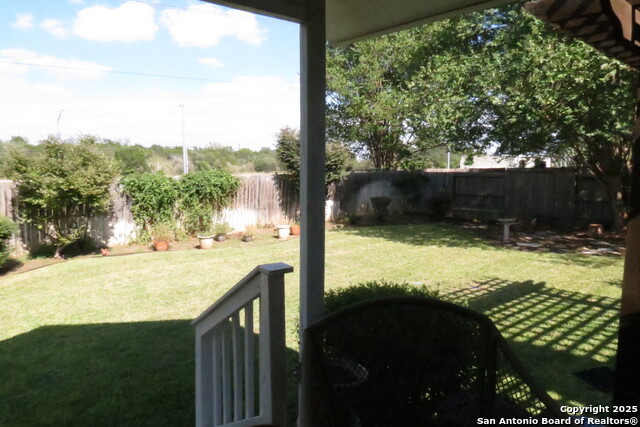 Image 33 of 38 For 2427 Redland Point